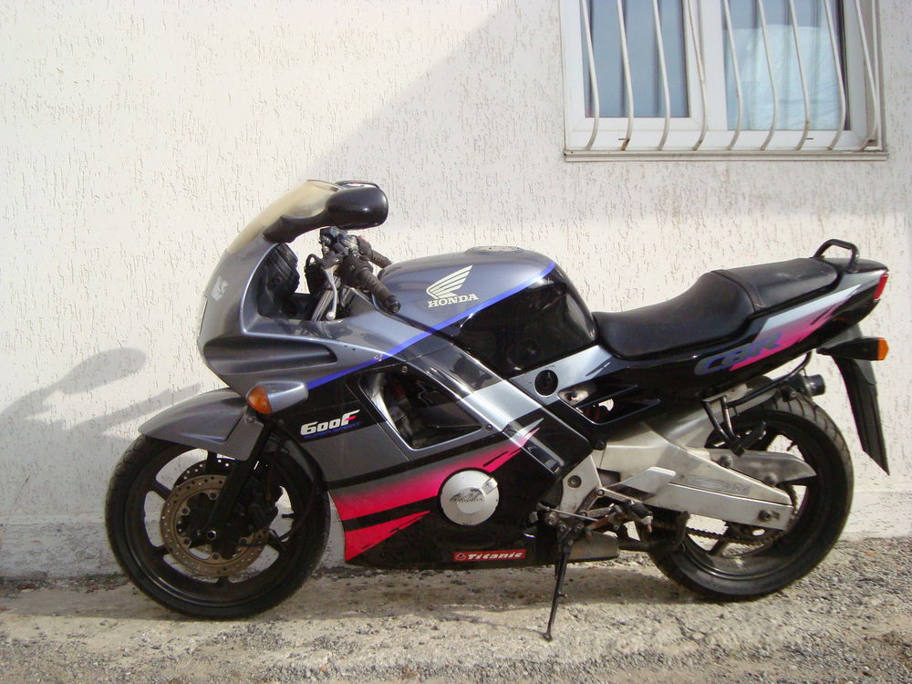 Honda CBR 600 f2 черная матовая